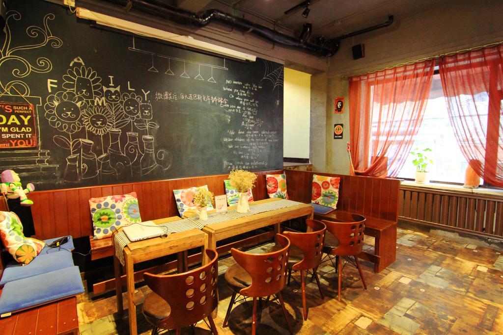 Dalian Buzz Light Year Youth Hostel Exterior photo